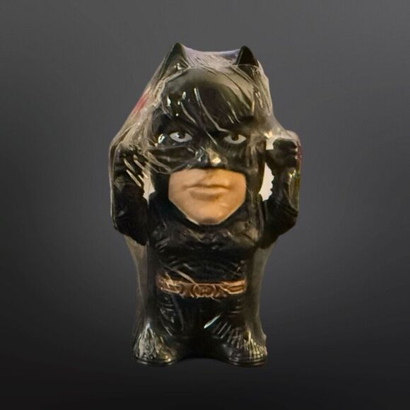 New Rare 2008 The Dark Knight DC Comics Batman Mini Figure 2” B10 - Picture 2 of 7